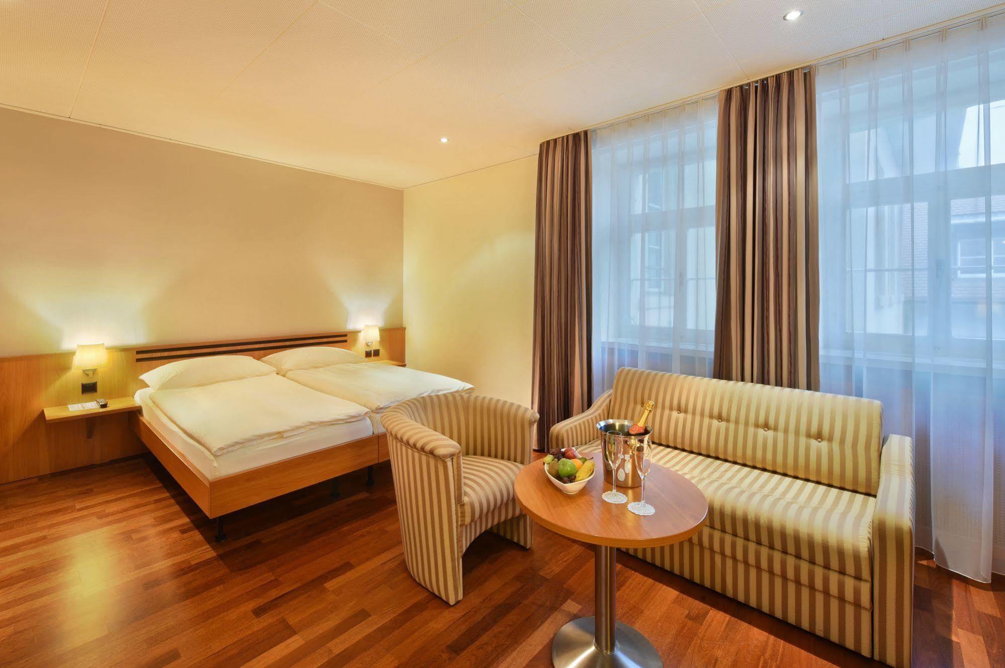 Apart Hotel Amadeo Zofingen Bagian luar foto