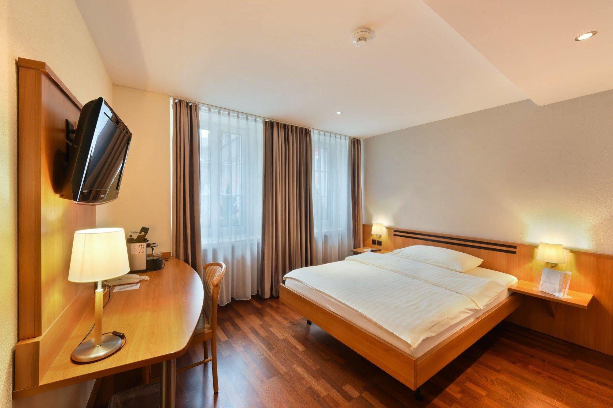 Apart Hotel Amadeo Zofingen Bagian luar foto