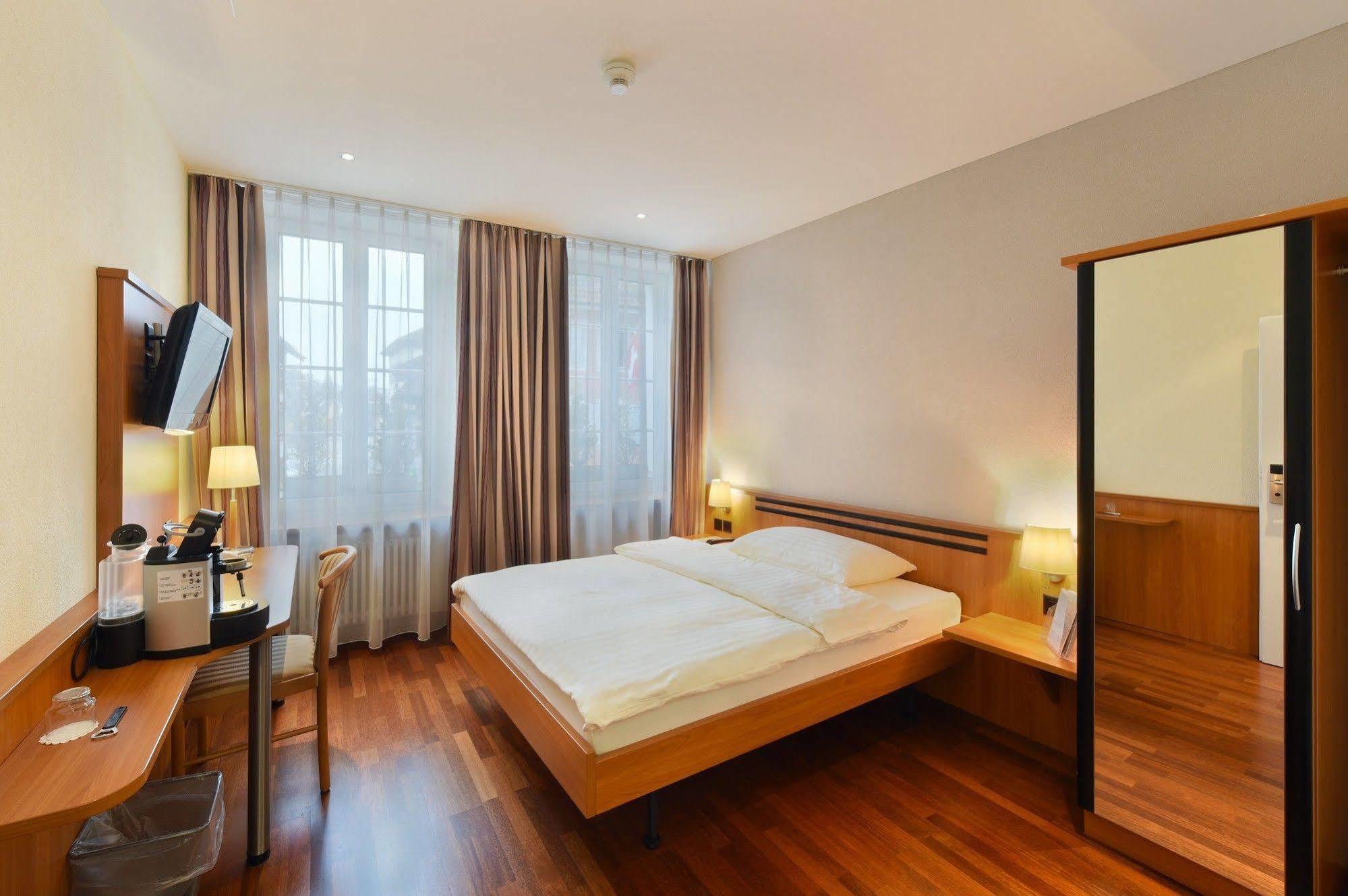 Apart Hotel Amadeo Zofingen Bagian luar foto