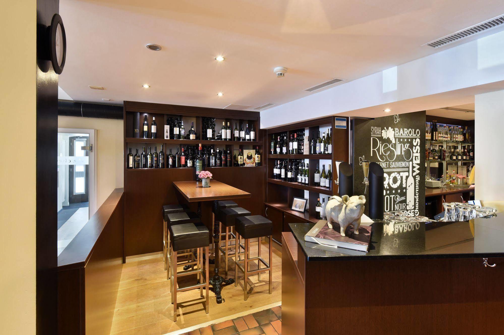 Apart Hotel Amadeo Zofingen Bagian luar foto